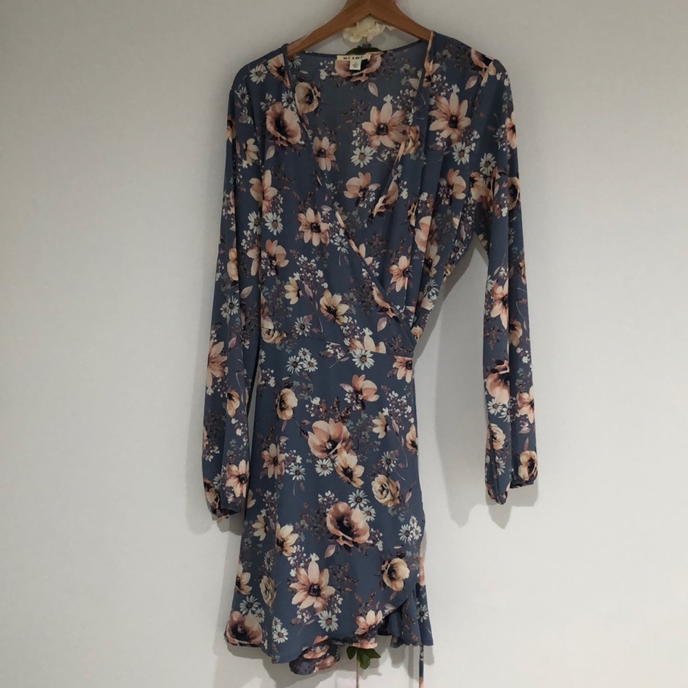 Floral long sleeve wrap dress🌸